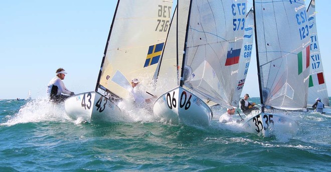 Race nine - Perth 2011 ISAF Sailing World Championships - Finn Gold Cup &copy; Robert Deaves/Finn Class http://www.finnclass.org